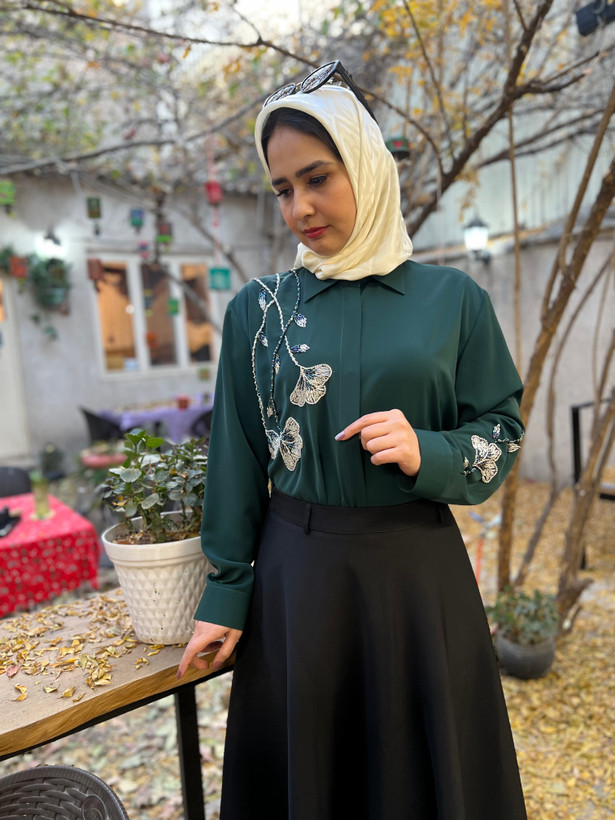 شومیز سبز جواهردوزی شده برای خانمها