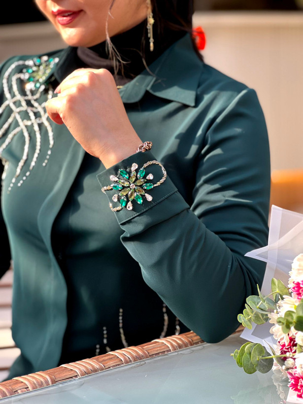 پیراهن سبز نگیندار
