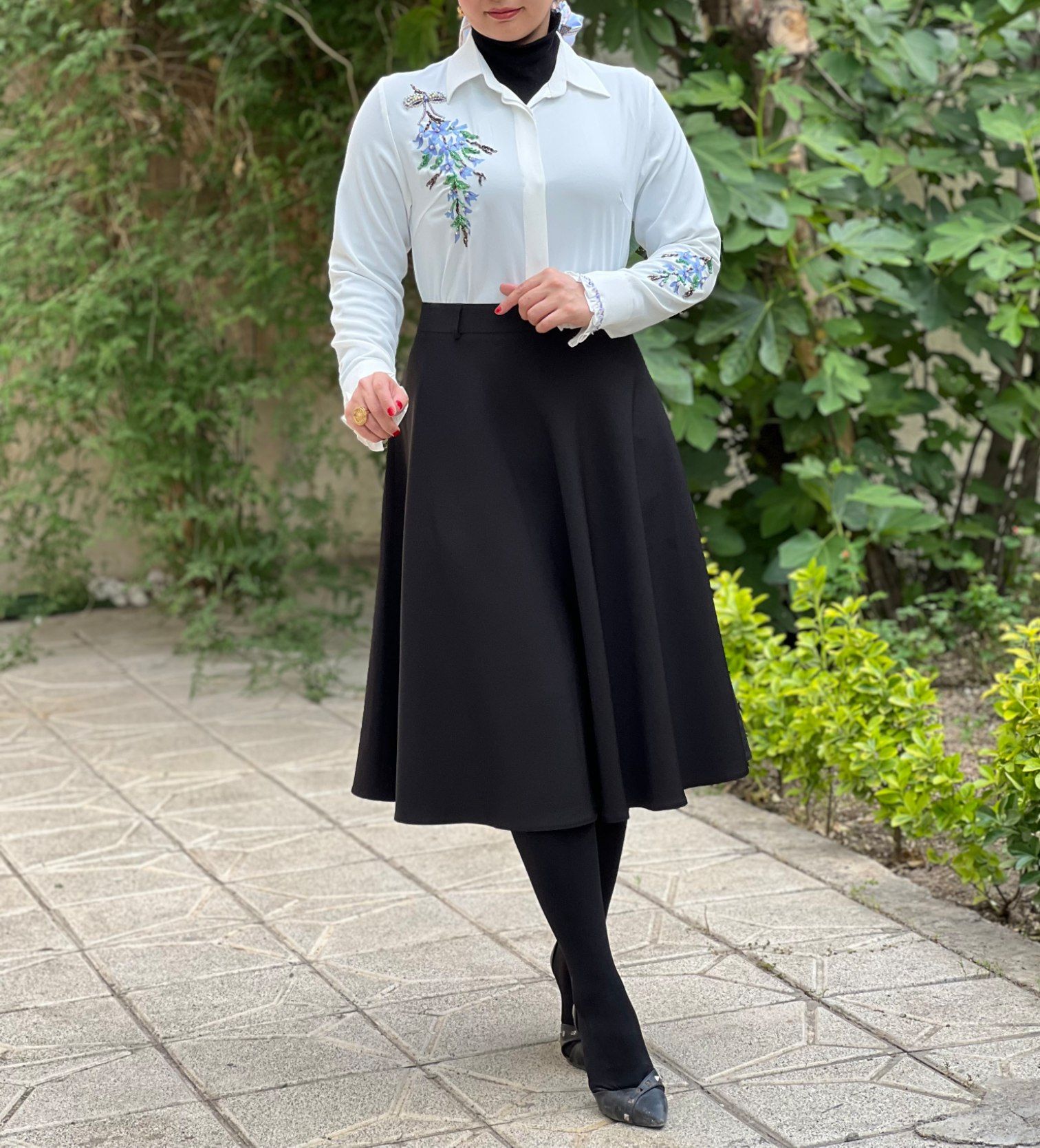 پیراهن سفید جواهردوزی زنانه طرح گل